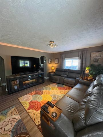 18 Gilbert Avenue, Dry Ridge, KY 41035