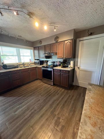 18 Gilbert Avenue, Dry Ridge, KY 41035
