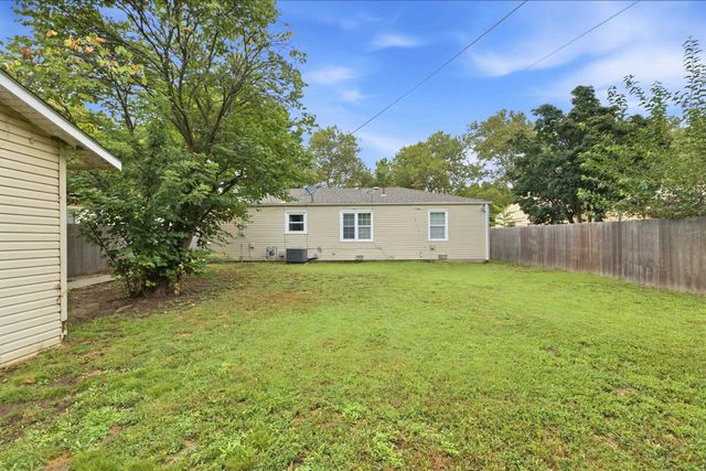 347 W 4th St, Haysville, KS 67060