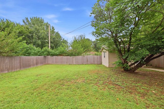 347 W 4th St, Haysville, KS 67060