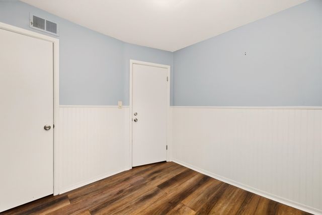 347 W 4th St, Haysville, KS 67060