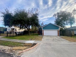 722 E 40th 1/2 Street, Houston, TX 77022