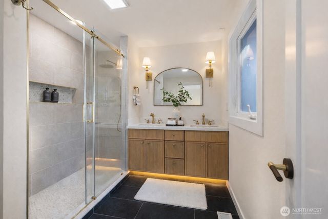 17222 58th Avenue W, Lynnwood, WA 98037