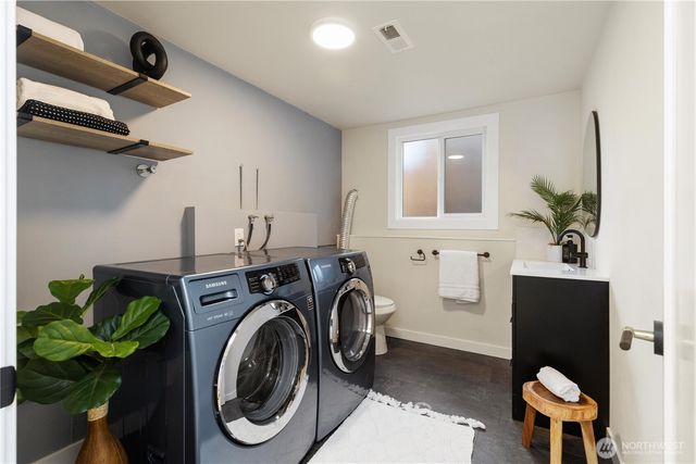 17222 58th Avenue W, Lynnwood, WA 98037