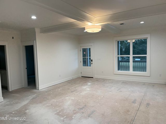 209 Henderson Avenue, Pass Christian, MS 39571