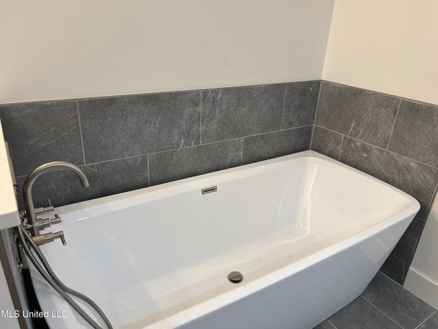 209 Henderson Avenue, Pass Christian, MS 39571