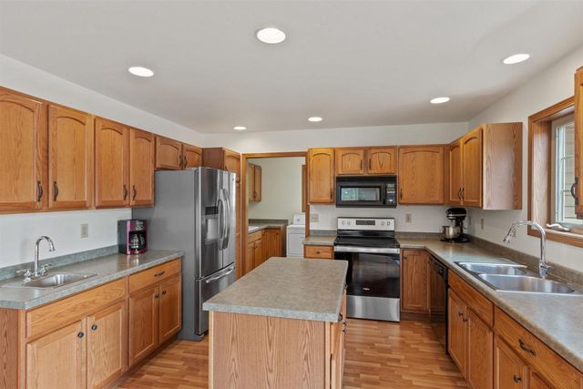 1180 Blue Ridge Lane, Wisconsin Rapids, WI 54494