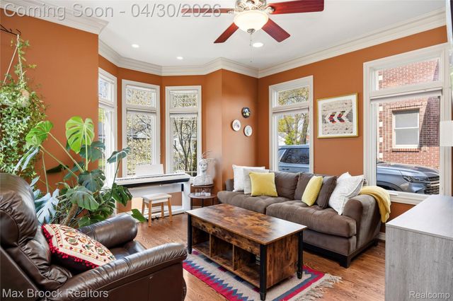 721 S Kenwood Avenue, Royal Oak, MI 48067