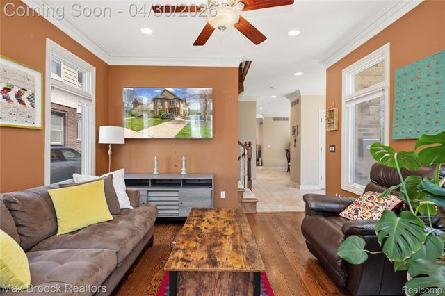 721 S Kenwood Avenue, Royal Oak, MI 48067