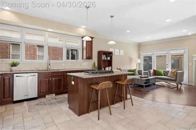 721 S Kenwood Avenue, Royal Oak, MI 48067