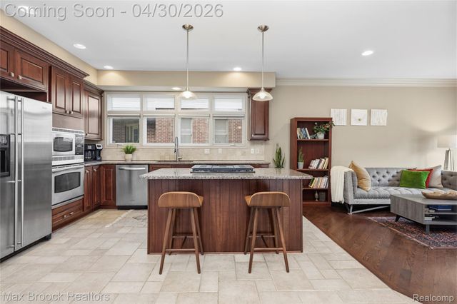 721 S Kenwood Avenue, Royal Oak, MI 48067
