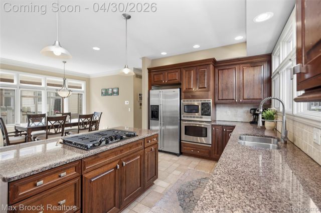 721 S Kenwood Avenue, Royal Oak, MI 48067