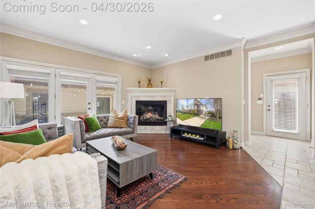 721 S Kenwood Avenue, Royal Oak, MI 48067