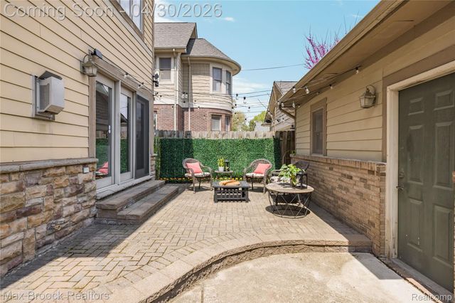 721 S Kenwood Avenue, Royal Oak, MI 48067