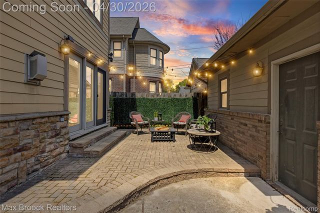 721 S Kenwood Avenue, Royal Oak, MI 48067