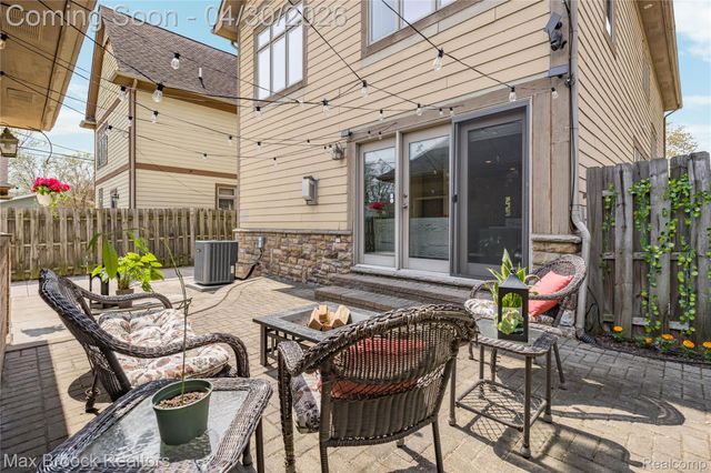 721 S Kenwood Avenue, Royal Oak, MI 48067