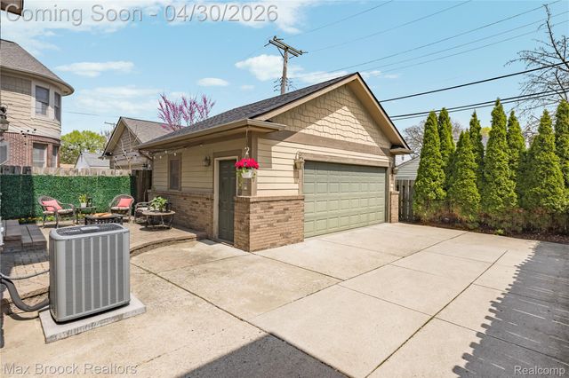 721 S Kenwood Avenue, Royal Oak, MI 48067