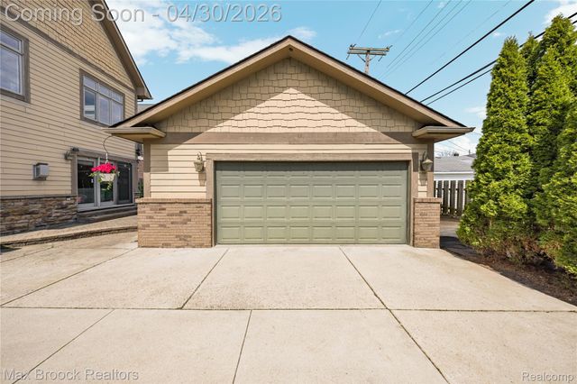 721 S Kenwood Avenue, Royal Oak, MI 48067