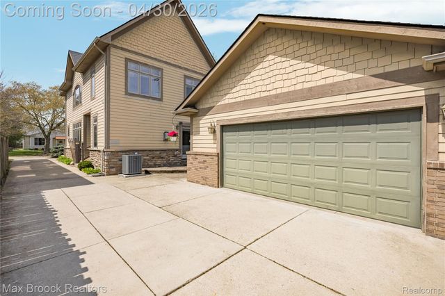 721 S Kenwood Avenue, Royal Oak, MI 48067