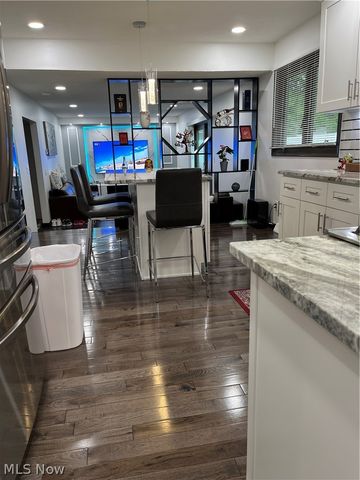 2960 Richmond Road, Beachwood, OH 44122