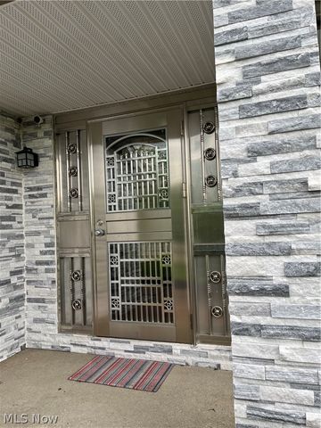 2960 Richmond Road, Beachwood, OH 44122