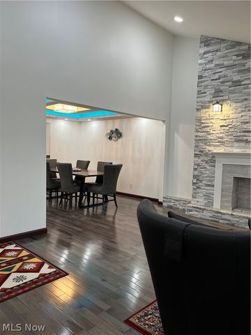 2960 Richmond Road, Beachwood, OH 44122
