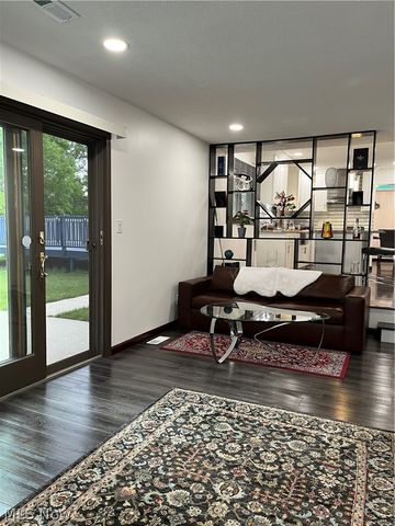 2960 Richmond Road, Beachwood, OH 44122