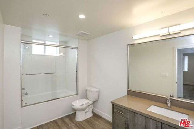744 Hartford Avenue 205, Los Angeles, CA 90017