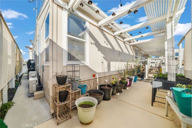 9850 Garfield 110, Huntington Beach, CA 92646