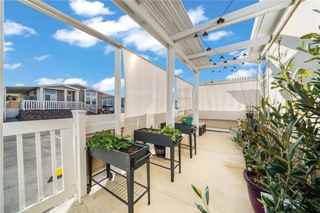 9850 Garfield 110, Huntington Beach, CA 92646