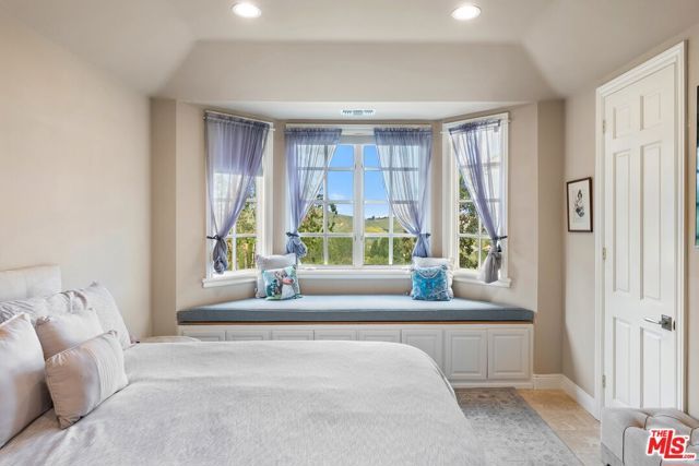 1403 Kingsboro Court, Westlake Village, CA 91362