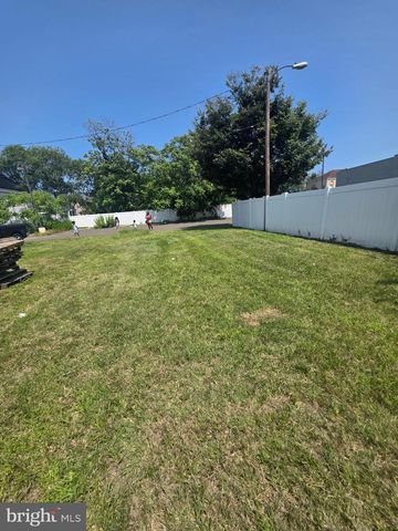 1311 N DELAWARE ST, Paulsboro, NJ 08066