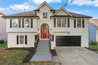 14611 Wicklow Street, Smithville, MO 64089