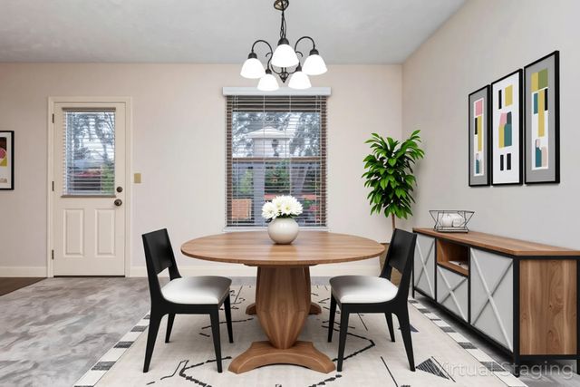 4345 S Roanoke Avenue, Springfield, MO 65810