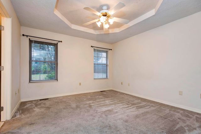 4345 S Roanoke Avenue, Springfield, MO 65810