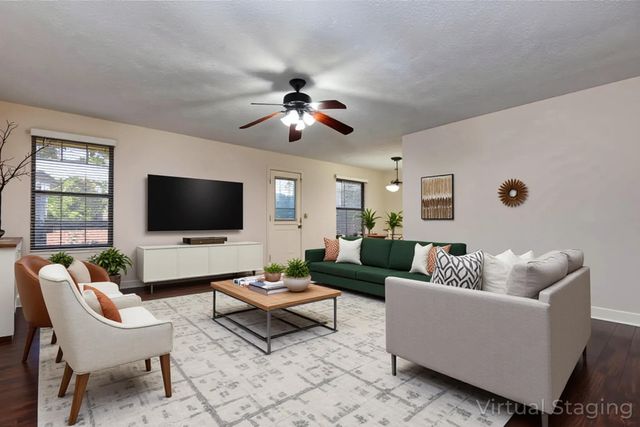 4345 S Roanoke Avenue, Springfield, MO 65810