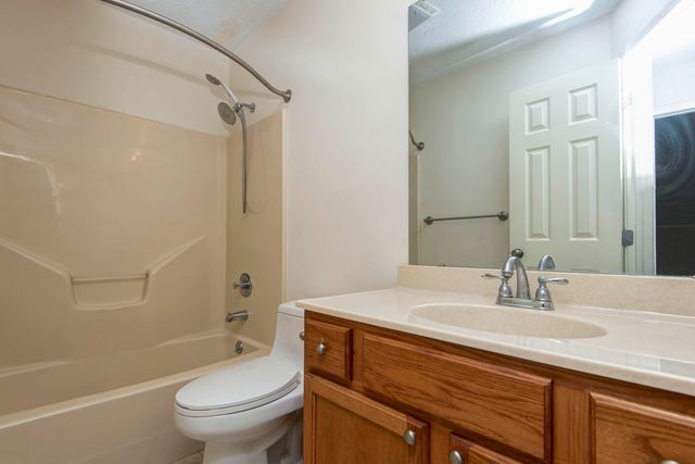 4345 S Roanoke Avenue, Springfield, MO 65810