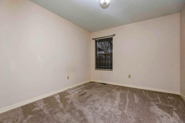 4345 S Roanoke Avenue, Springfield, MO 65810