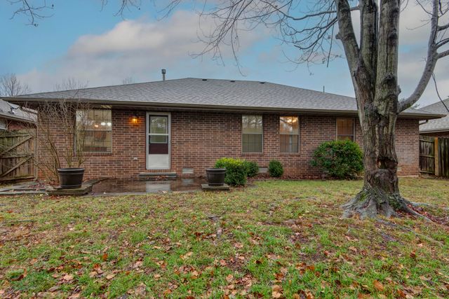 4345 S Roanoke Avenue, Springfield, MO 65810