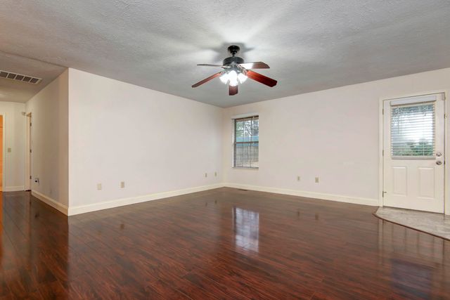 4345 S Roanoke Avenue, Springfield, MO 65810