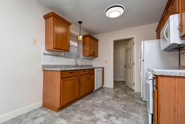 4345 S Roanoke Avenue, Springfield, MO 65810