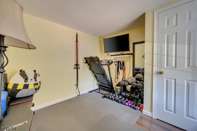 26 Mackenzie Rd, Hampton Boro, NJ 08827