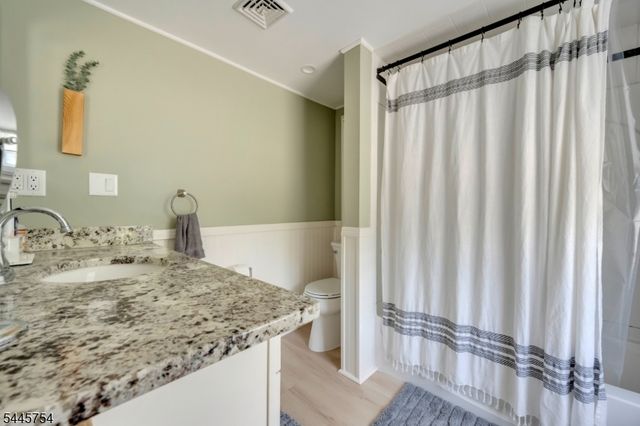 26 Mackenzie Rd, Hampton Boro, NJ 08827