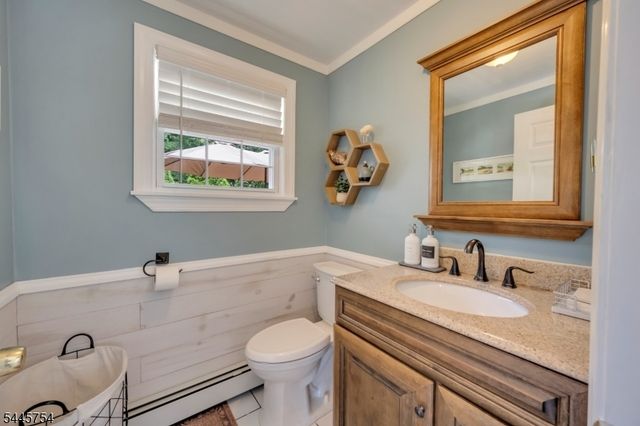 26 Mackenzie Rd, Hampton Boro, NJ 08827