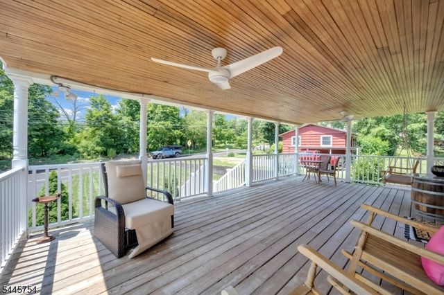 26 Mackenzie Rd, Hampton Boro, NJ 08827