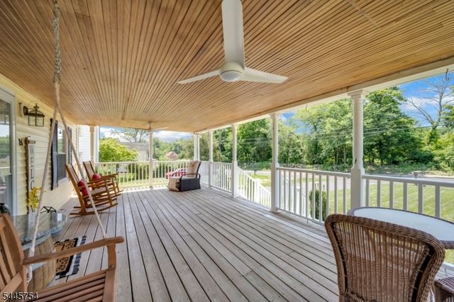 26 Mackenzie Rd, Hampton Boro, NJ 08827