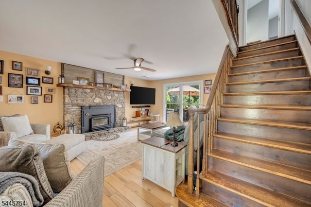 26 Mackenzie Rd, Hampton Boro, NJ 08827