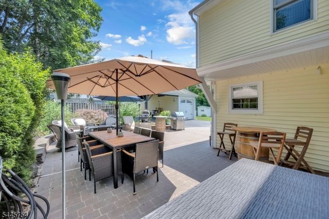 26 Mackenzie Rd, Hampton Boro, NJ 08827