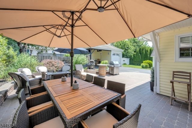 26 Mackenzie Rd, Hampton Boro, NJ 08827