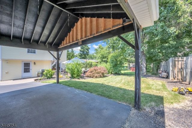 26 Mackenzie Rd, Hampton Boro, NJ 08827